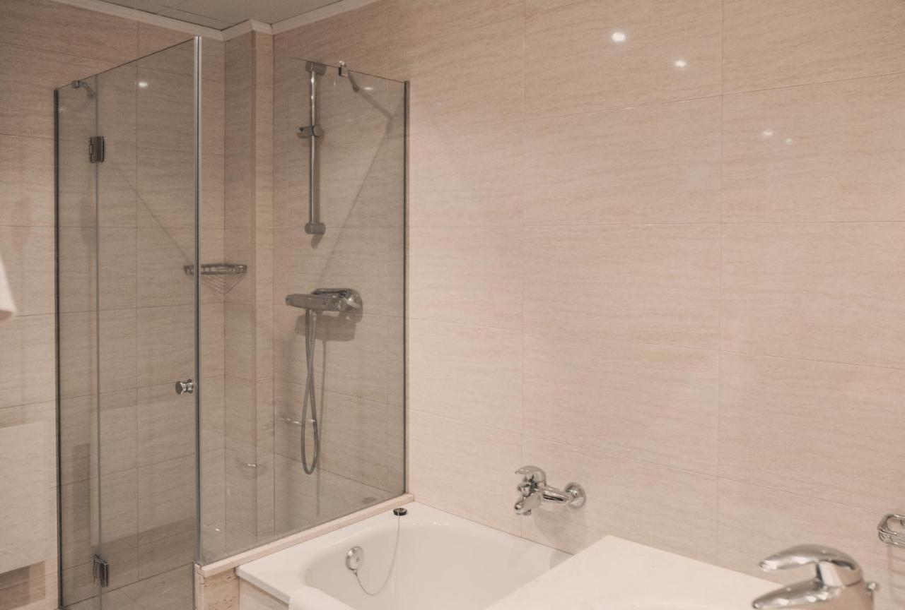 Hotel Vall De Bas Joanetes Bagian luar foto