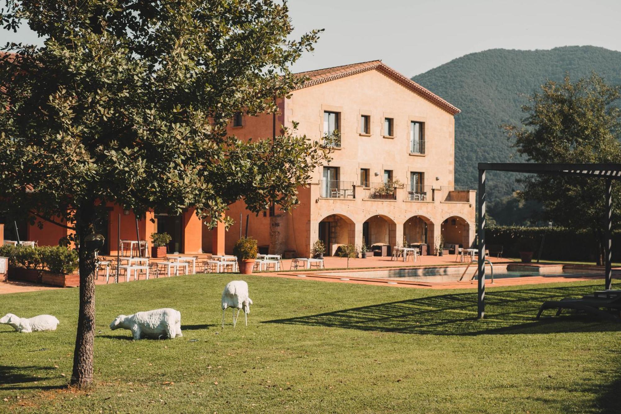 Hotel Vall De Bas Joanetes Bagian luar foto